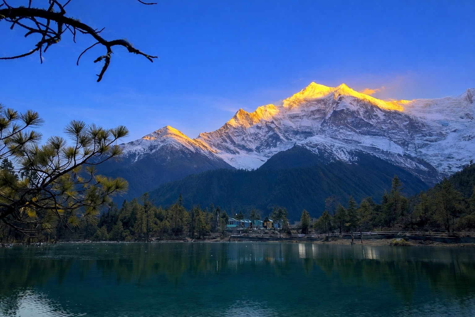 Green Lake of Upper Pisang.